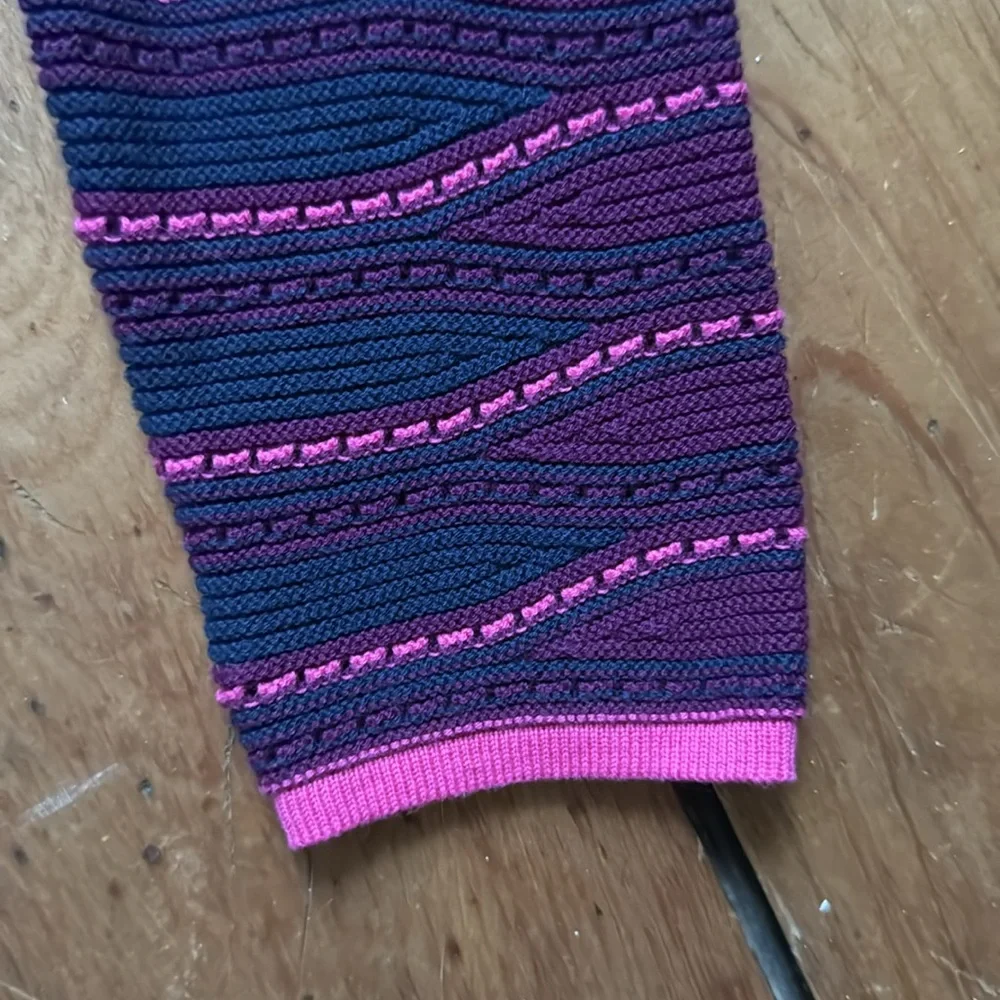 Pink Tartan blue and pink sweater sz S - Picture 4 of 10